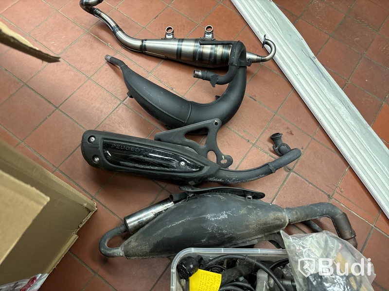 Mopeddelar nya & begagnade
