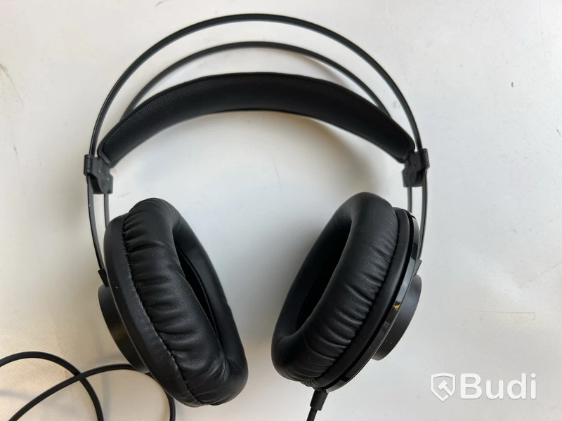 Hörlurar AKG K72.