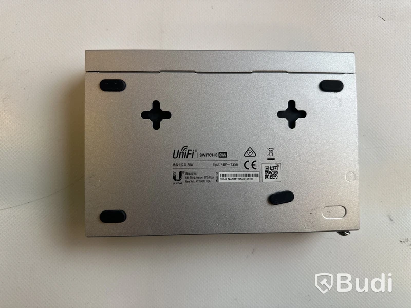 Ubiquiti UniFi Switch 8-60W med PoE inkl. strömkabel.
