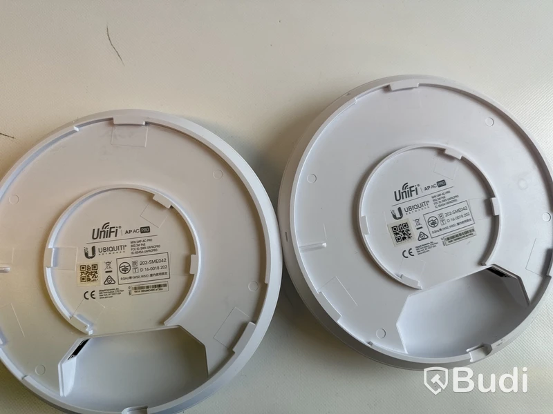 2 st. Router Ubiquiti AP AC Pro inkl. ethernet kabel.