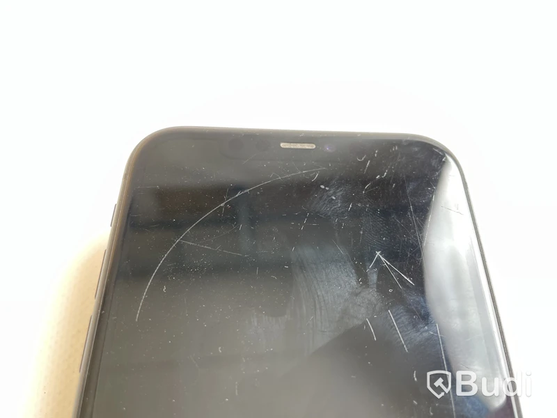 Mobil Apple iPhone 11 64GB. OBS! Defekt högtalare!