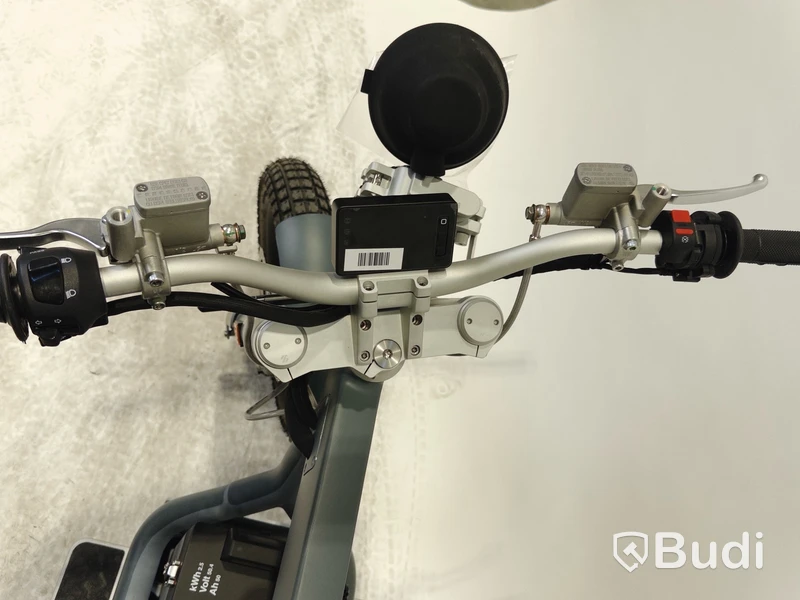 Lätt mototrcykel Cake ÖSA PLUS. Begagnad. Med Tillbehör.