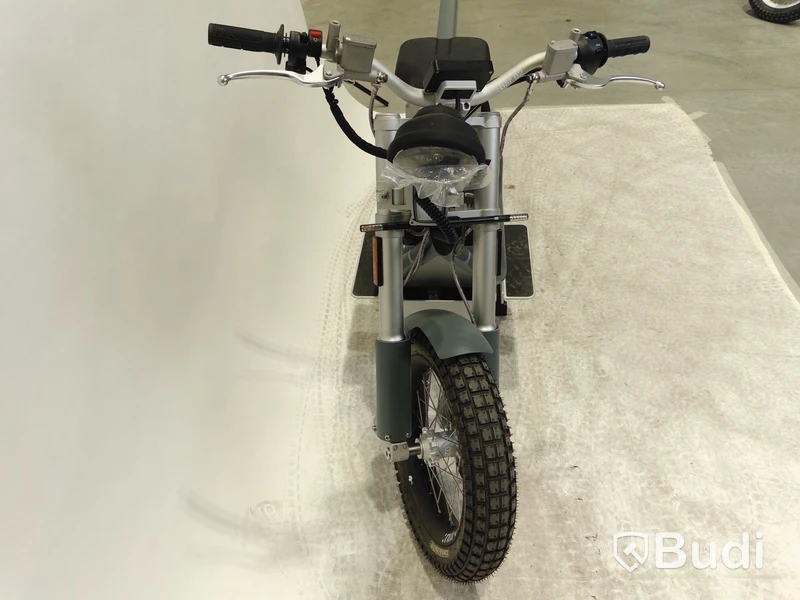 Lätt mototrcykel Cake ÖSA PLUS. Begagnad. Med Tillbehör.