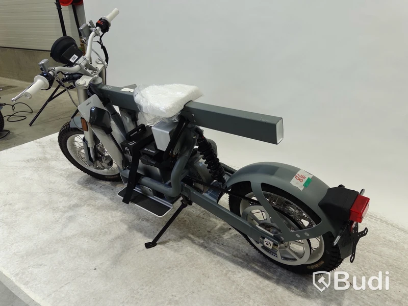 Lätt motorcykel Cake, ÖSA PLUS Begagnad. Med Tillbehör.