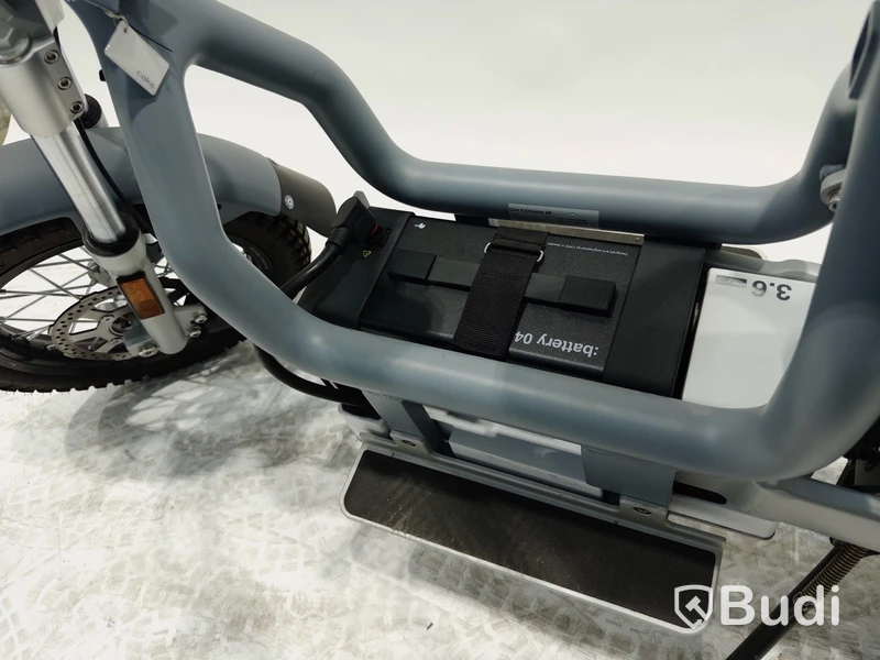 Moped Cake MAKKA FLEX GREY 2022, REGNR; EXH24U. Begagnad.