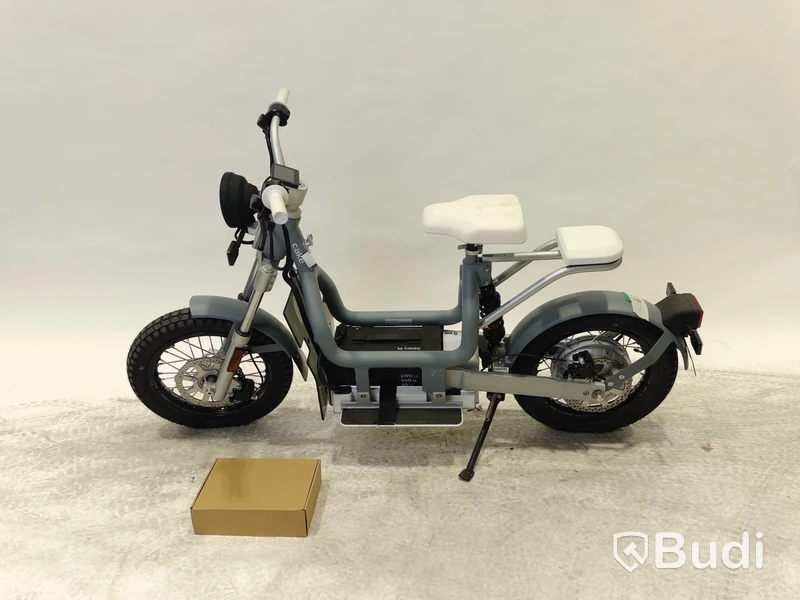 Moped Cake MAKKA FLEX GREY, Begagnad. Med Tillbehör