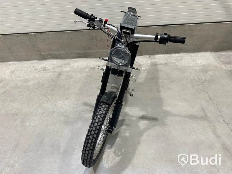 Lätt motorcykel Cake KALK INK Chassinr: YW2C1M106NT001605