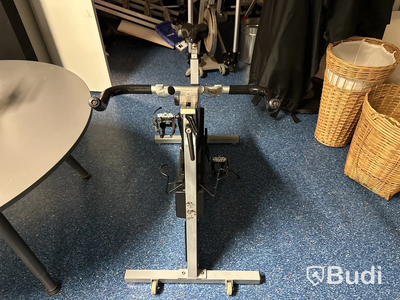 11 stycken spinningcyklar Body Bike