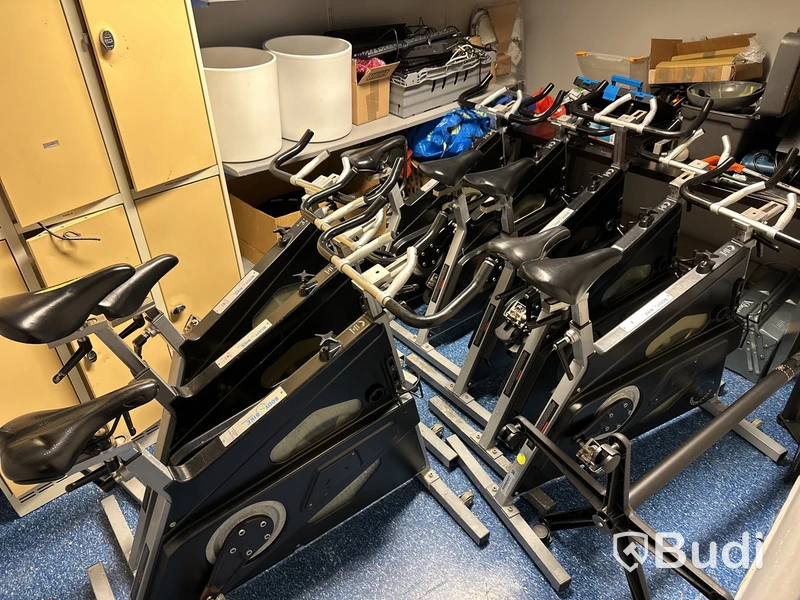 11 stycken spinningcyklar Body Bike