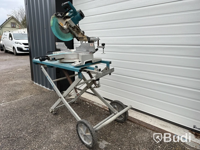 Kap- och gersåg med stativ Makita.