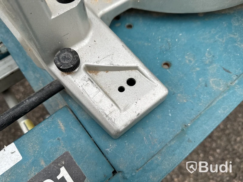 Kap- och gersåg med stativ Makita.