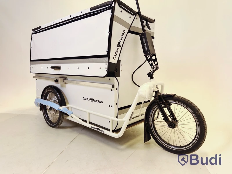 Cykelsläp Carla Cargo Cake, vit, samt packbox Bagpro.