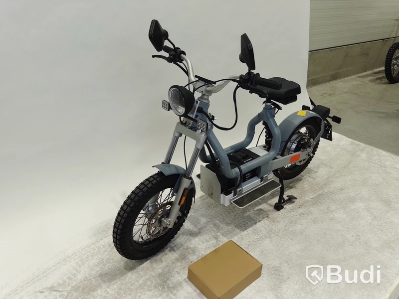 Moped Cake MAKKA FLEX GREY, REGNR; COC. Begagnad. Med Tillbehör