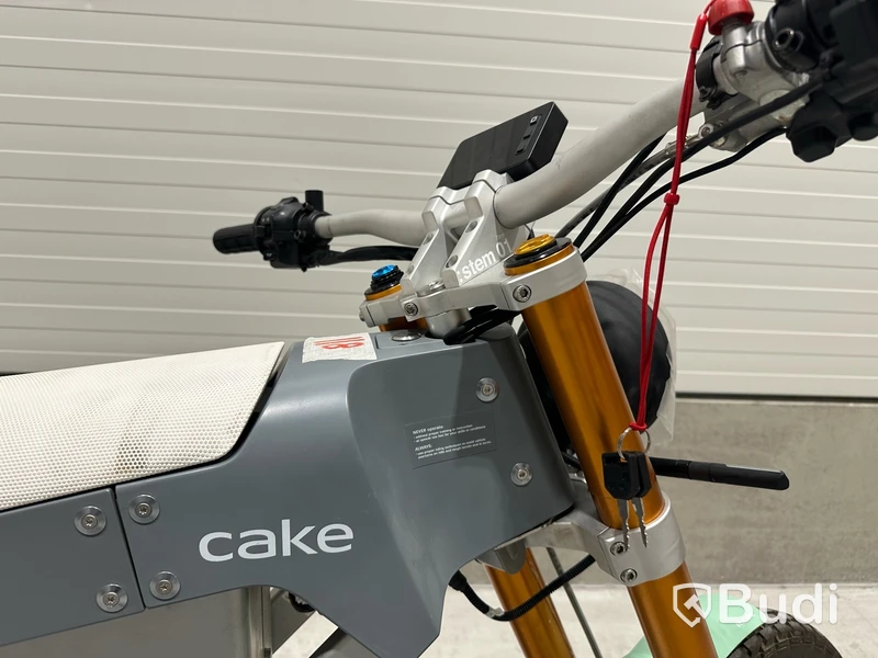 Lätt motorcykel Cake KALK & 2020, REGNR; LRN10W. Begagnad. Med Tillbehör.