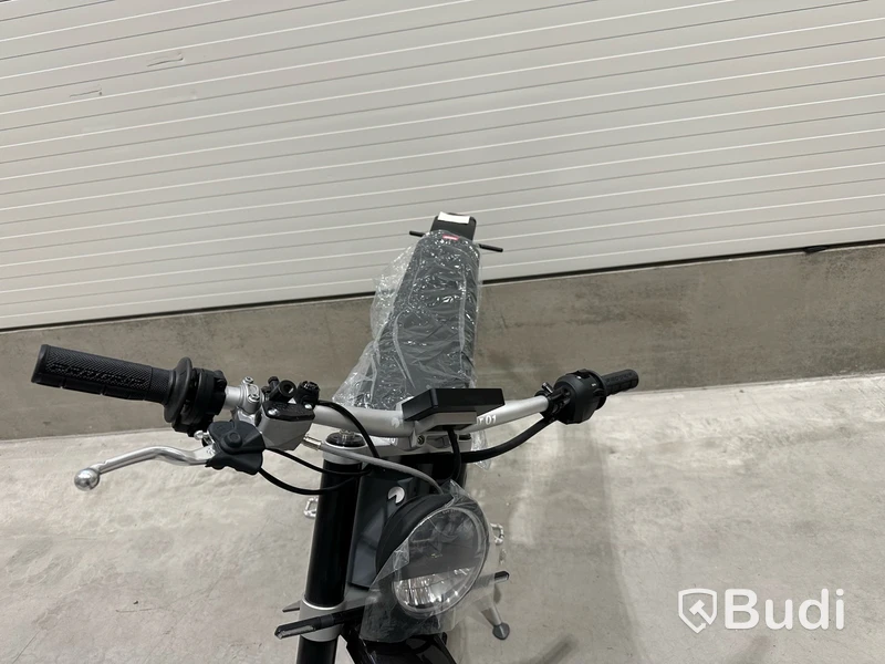 Lätt motorcykel Cake KALK WORK. Begagnad. chassinr. YM2C1M103NT001688