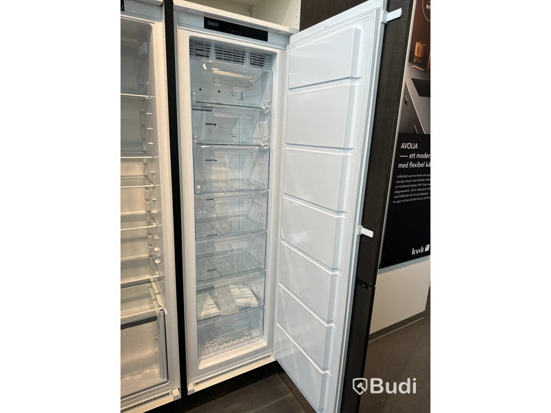 Frys, ZANUSSI ZUNN18FS1 ord. pris. ca 8.999 kr.