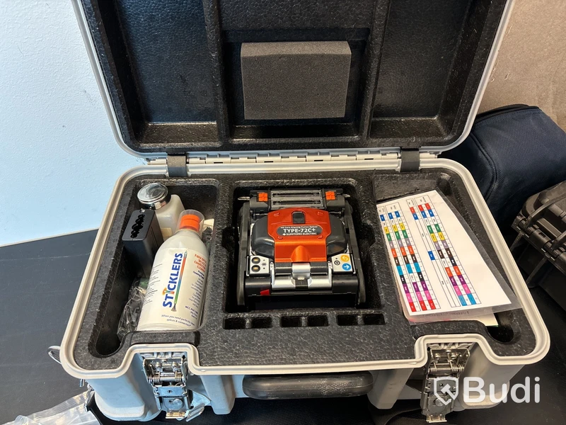 Fibersvets Sumitomo Type-72C+, -2022 med mycket tillbehör.