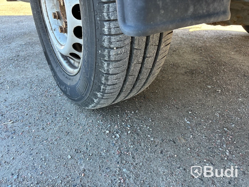 Kylbil Volkswagen Crafter 35 2.5 TDI (163hk) med bakgavellyft, - 2011