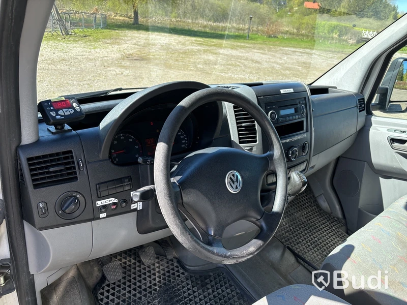 Kylbil Volkswagen Crafter 35 2.5 TDI (163hk) med bakgavellyft, - 2011