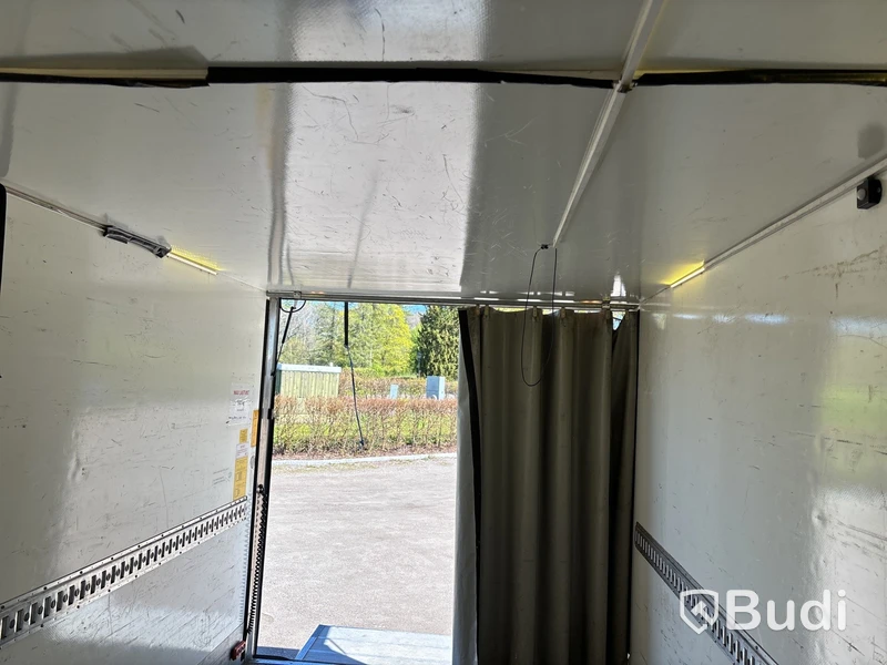 Kylbil Volkswagen Crafter 35 2.5 TDI (163hk) med bakgavellyft, - 2011