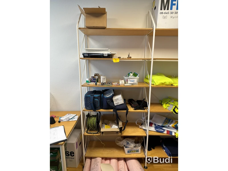 Mätinstrument med tillbehör samt diverse elmaterial