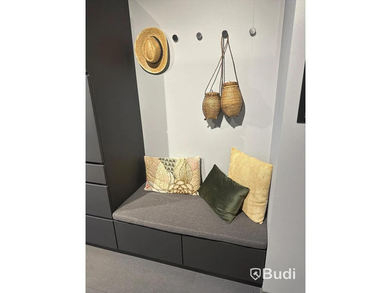 Garderobsmöbel, Kvik Mano dark grey ord. pris. ca 37.000 kr.