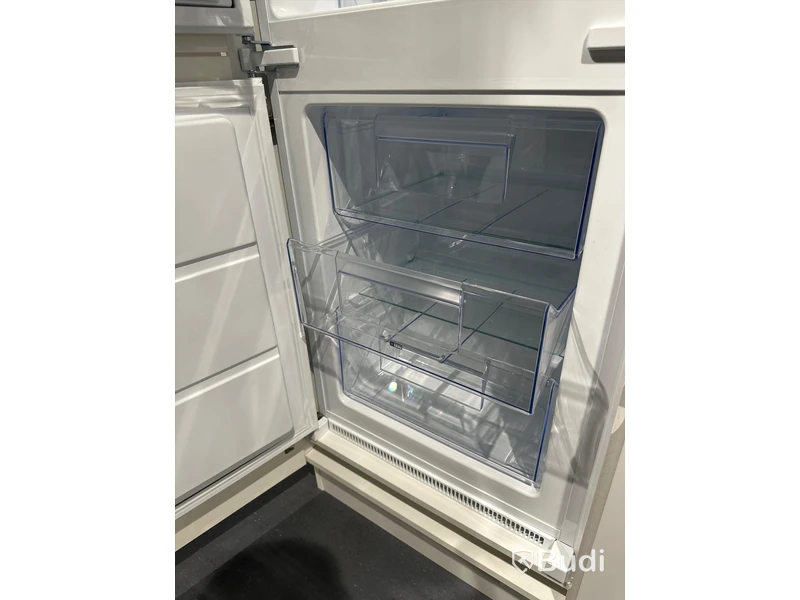 Integrerad kyl & frys, Zanussi ZNLN18FT1