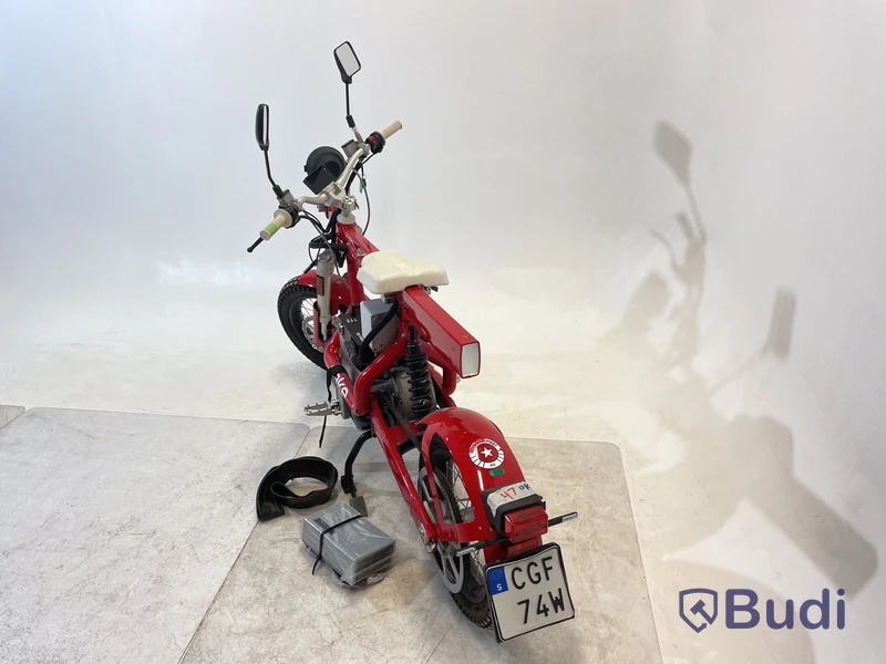 Moped Cake ÖSA FLEX 2021 | Begagnad. Med Tillbehör.