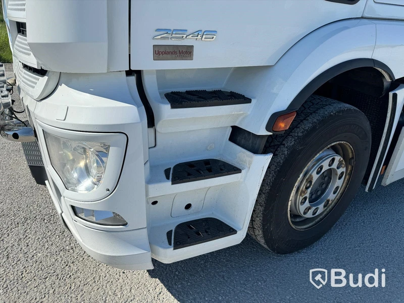 Lastbil Mercedes-Benz Actros - 2019 | Salaskåp | Zepro | VBG