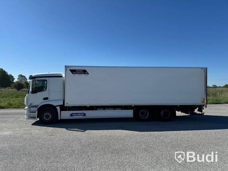 Lastbil Mercedes-Benz Actros - 2019 | Salaskåp | Zepro | VBG