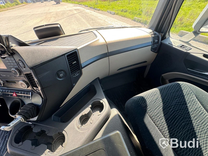 Lastbil Mercedes-Benz Actros - 2019 | Salaskåp | Zepro | VBG