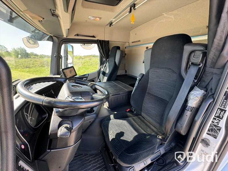 Lastbil Mercedes-Benz Actros - 2019 | Salaskåp | Zepro | VBG