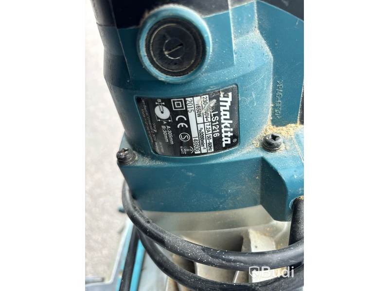 Kap- & gersåg Makita med stativ