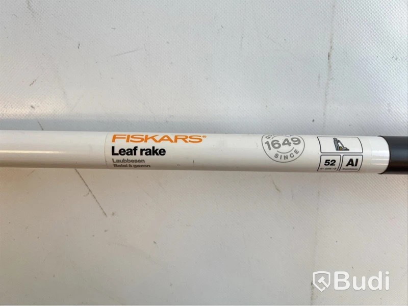 Lövräfsa aluminium Fiskars och en sekatör P83 Fiskars