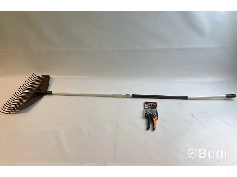 Lövräfsa aluminium Fiskars och en sekatör P83 Fiskars