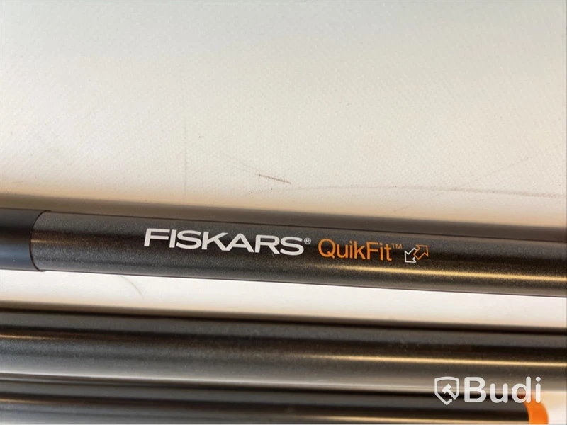 2 st. Teleskopskaft quikfit 2.4m och 1 st. Skaft quikfit Fiskars