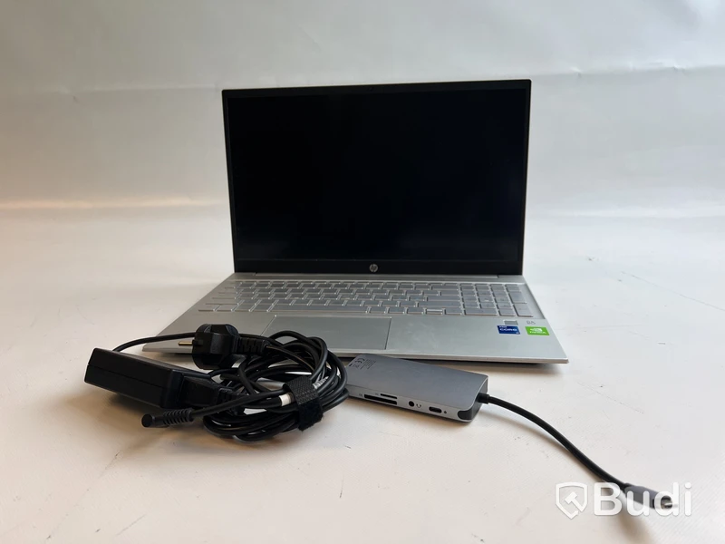 Dator HP Pavilion 15 inkl. laddare.