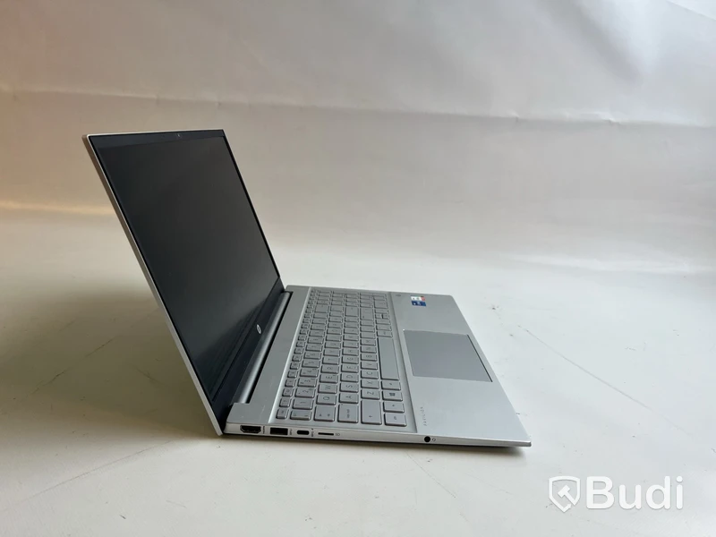 Dator HP Pavilion 15 inkl. laddare.