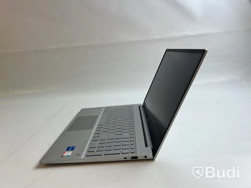 Dator HP Pavilion 15 inkl. laddare.