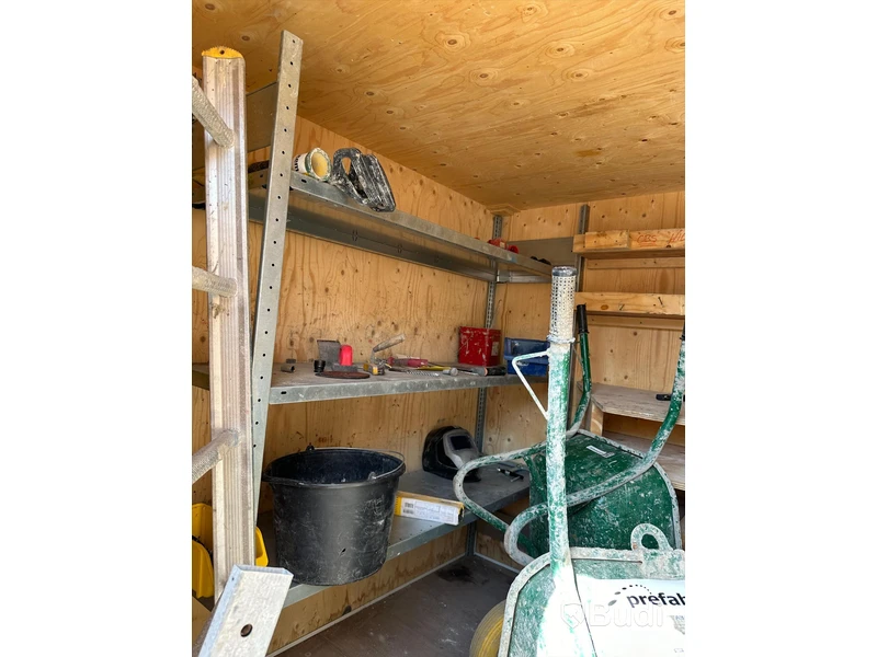 Container 8 fot, isolerad med innehåll