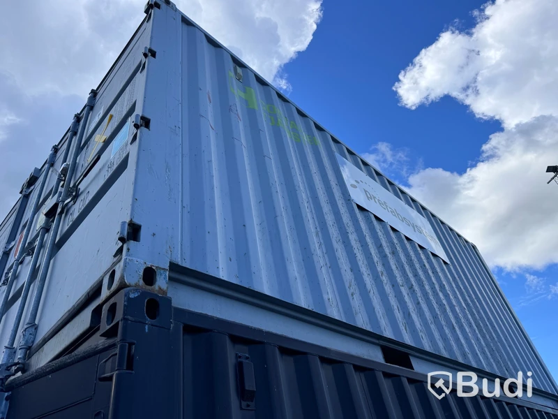 Container, 20 fot, låst, splintar borttagna, isolerad