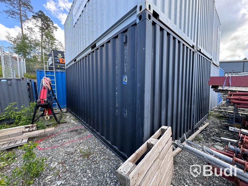Container 20 fot med innehåll