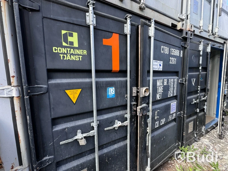 Container 20 fot, isolerad med innehåll (OBS ej putsspruta och kopiator som säljes separat