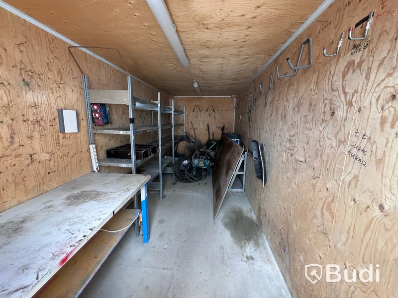 Container 20 fot, isolerad med innehåll