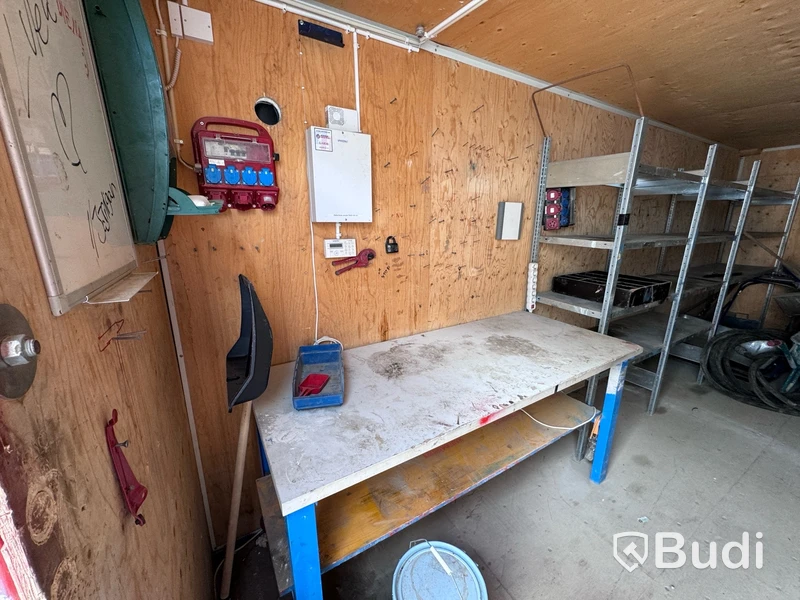 Container 20 fot, isolerad med innehåll
