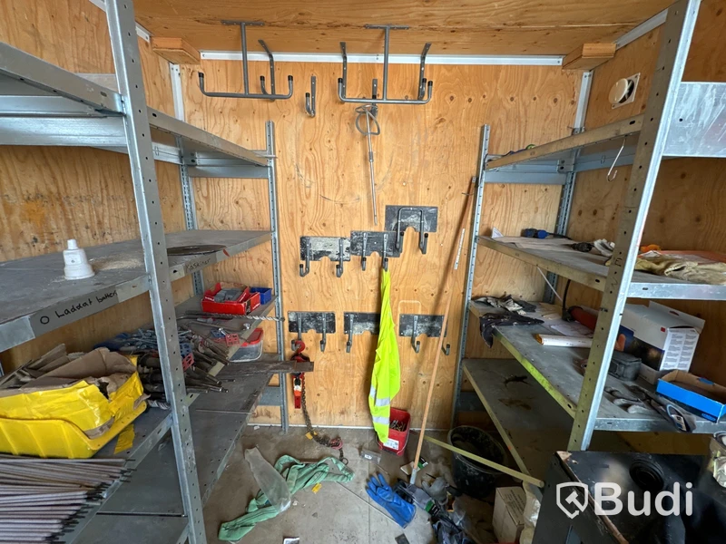 Container 10 fot, isolerad, med innehåll, inredning
