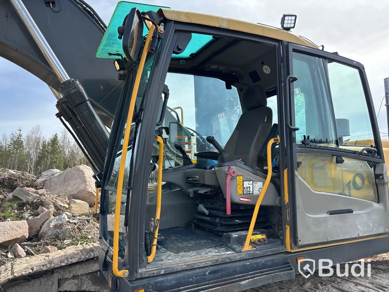 Bandgrävare Volvo EC240CL, -2008 inkl. redskap. - EXPORT