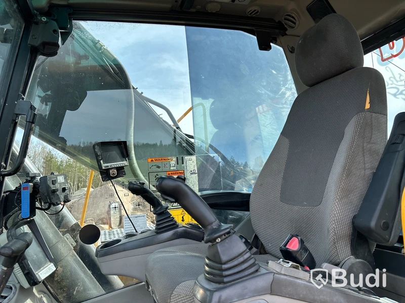 Bandgrävare Volvo EC240CL, -2008 inkl. redskap. - EXPORT
