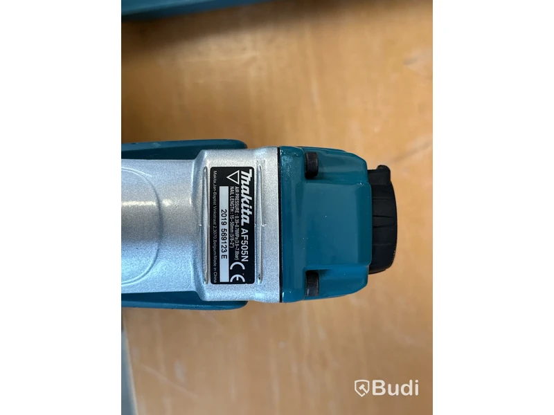 Makita spikpistol