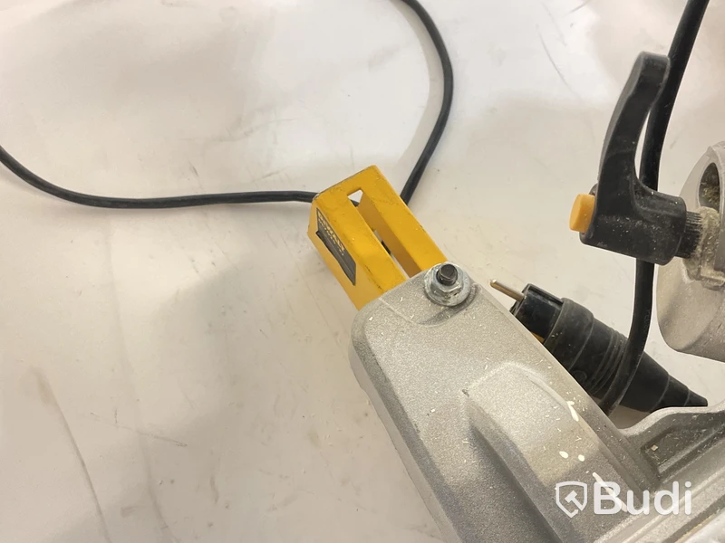 Kap- och gersåg DeWalt DWS774-QS, inkl. monteringsbyglar DE7023